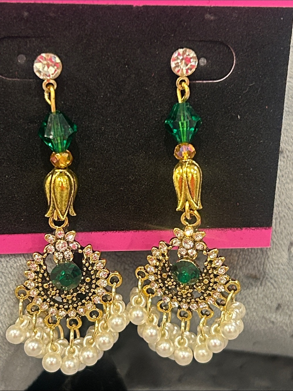 Stunning Vintage Green,Antiqued Gold and White Pearl Chandelier Earrings-NWT